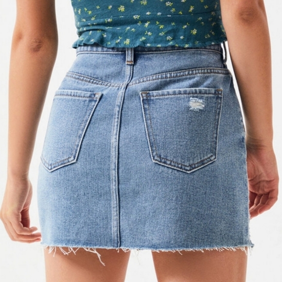 Pacsun denim distressed mini skirt - Picture 2 of 12
